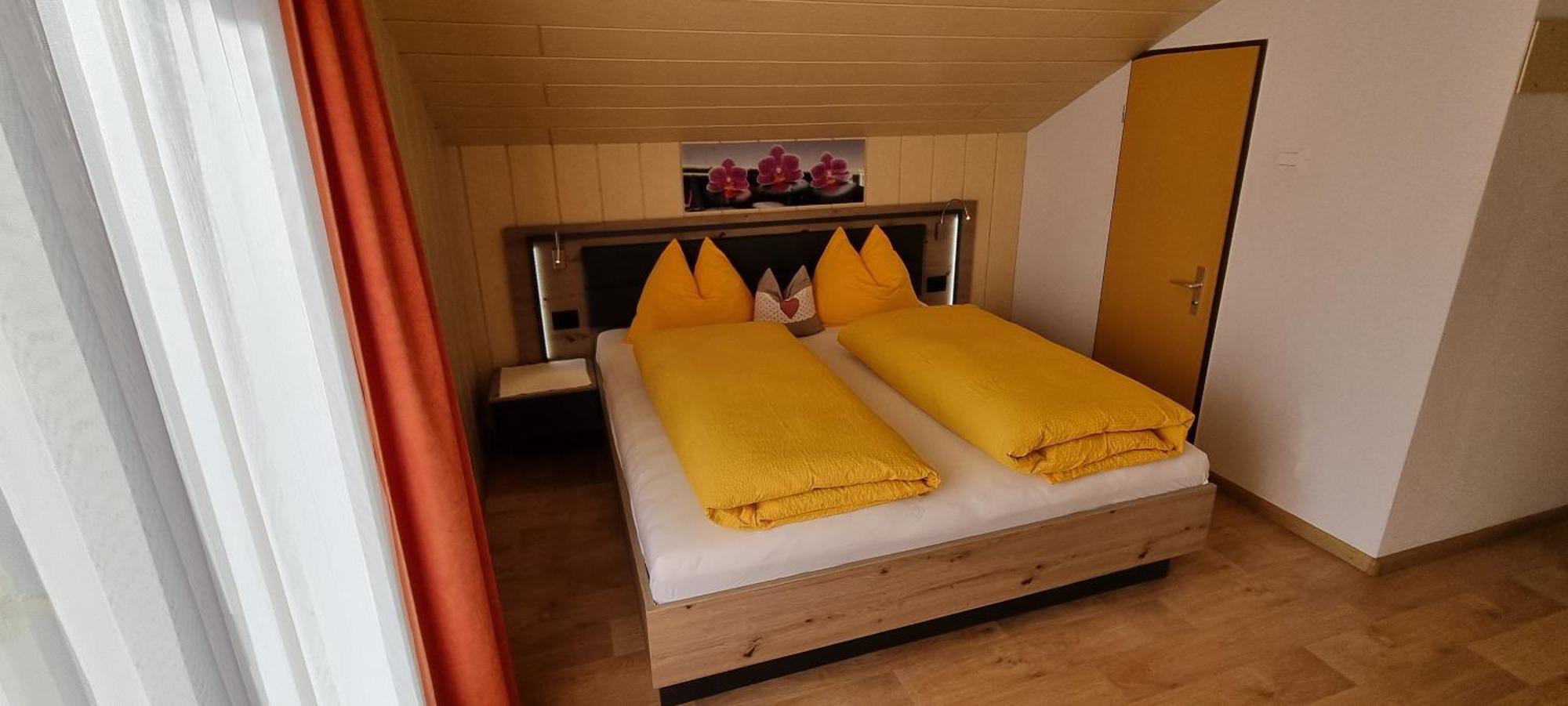 Garni Helfer Bed & Breakfast Dobbiaco Exterior foto