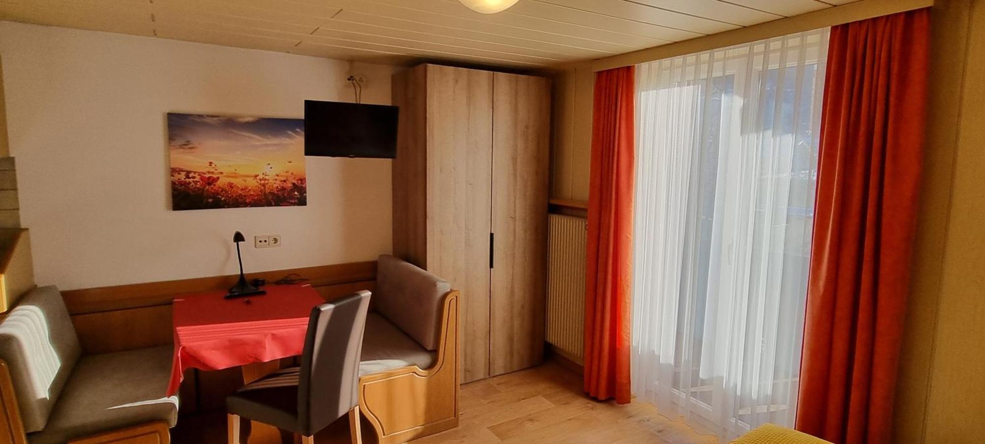 Garni Helfer Bed & Breakfast Dobbiaco Exterior foto