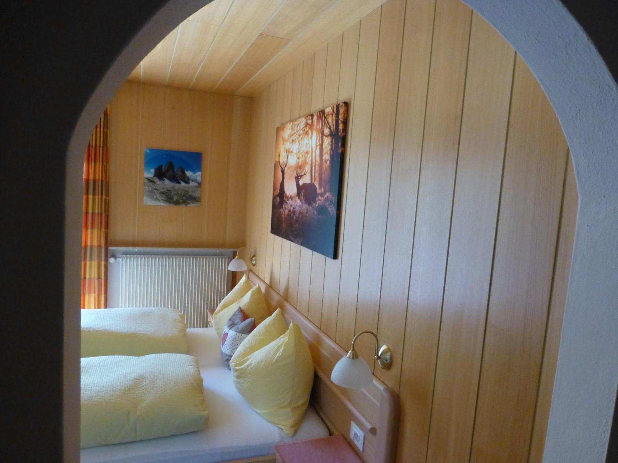 Garni Helfer Bed & Breakfast Dobbiaco Exterior foto