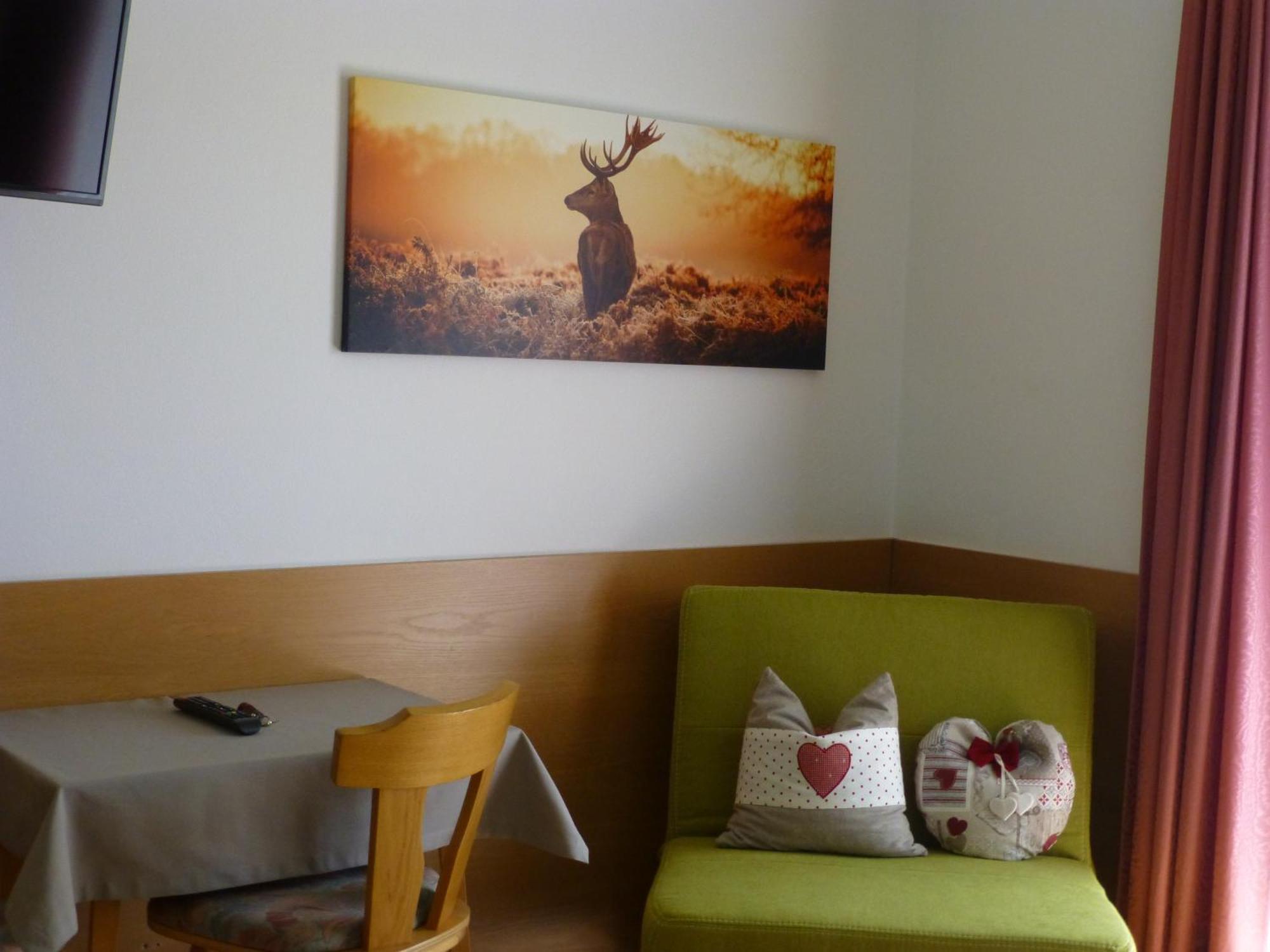 Garni Helfer Bed & Breakfast Dobbiaco Exterior foto