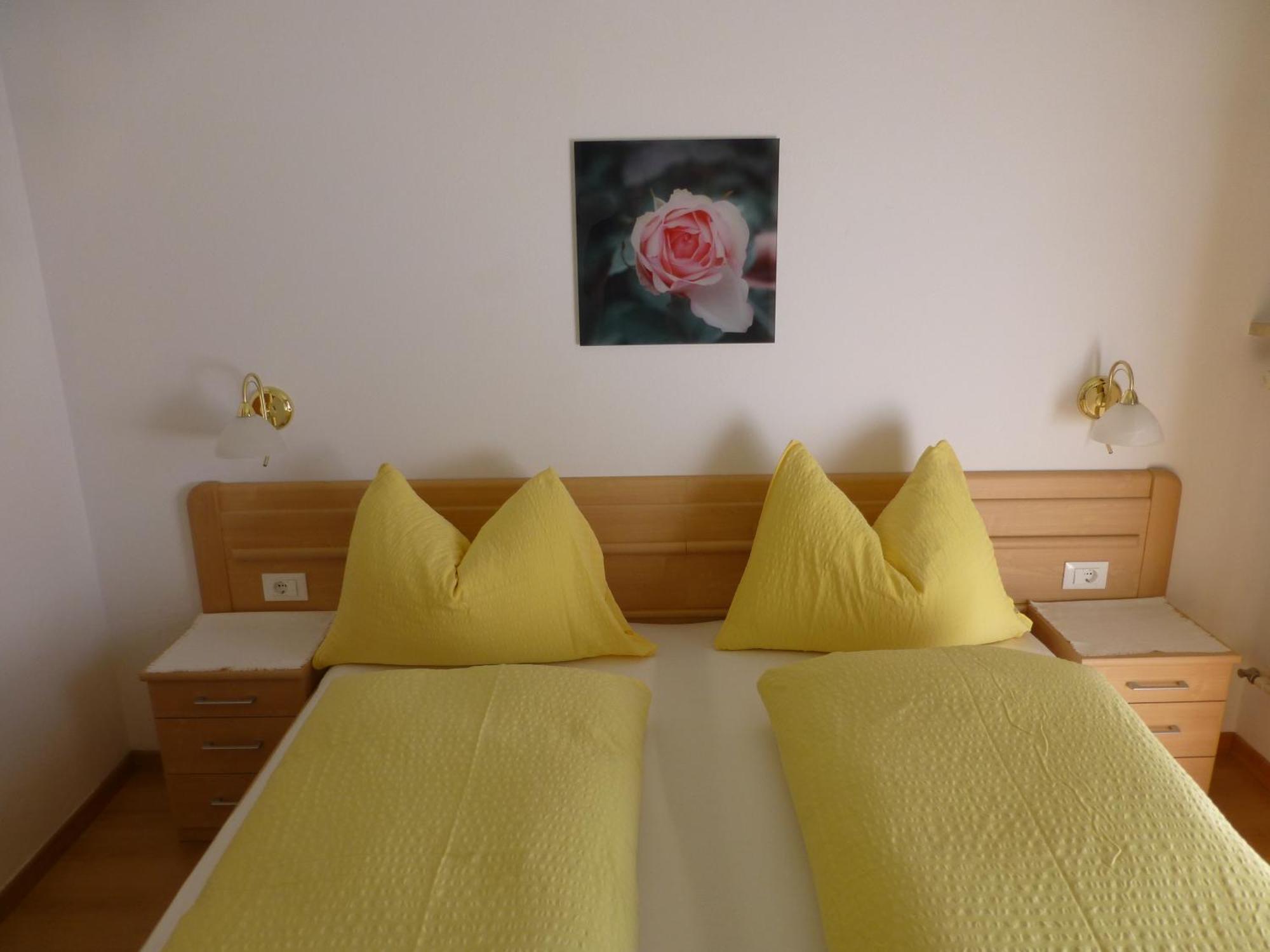 Garni Helfer Bed & Breakfast Dobbiaco Exterior foto