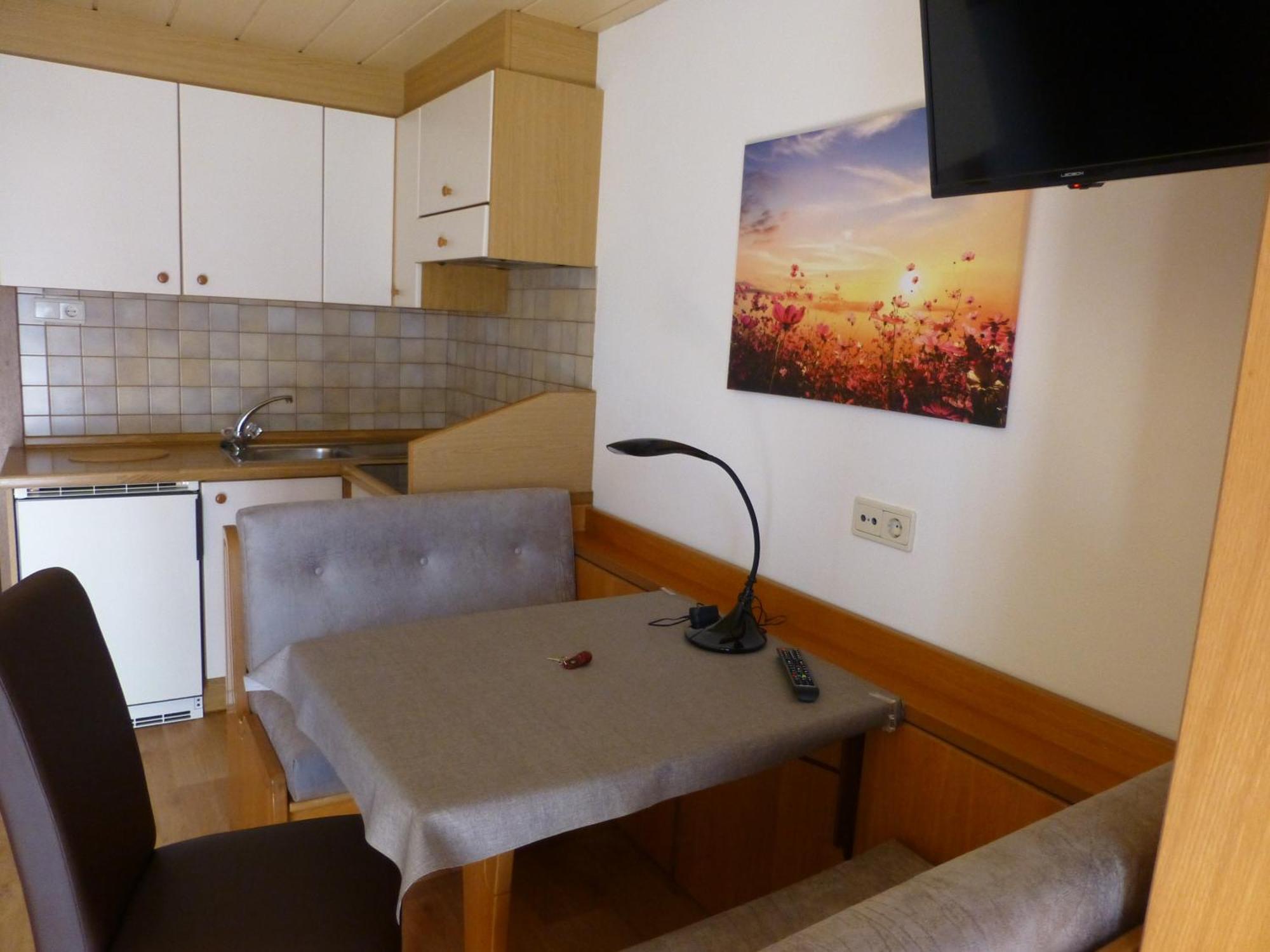 Garni Helfer Bed & Breakfast Dobbiaco Exterior foto