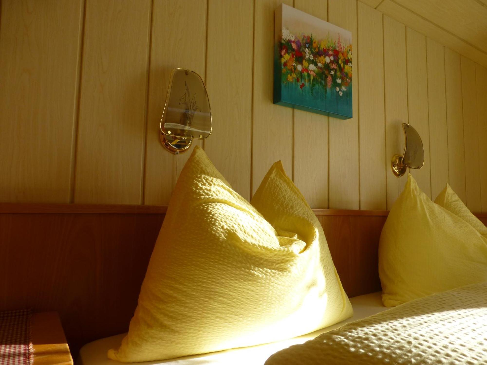 Garni Helfer Bed & Breakfast Dobbiaco Exterior foto