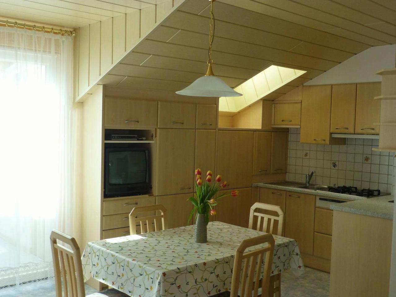 Garni Helfer Bed & Breakfast Dobbiaco Exterior foto