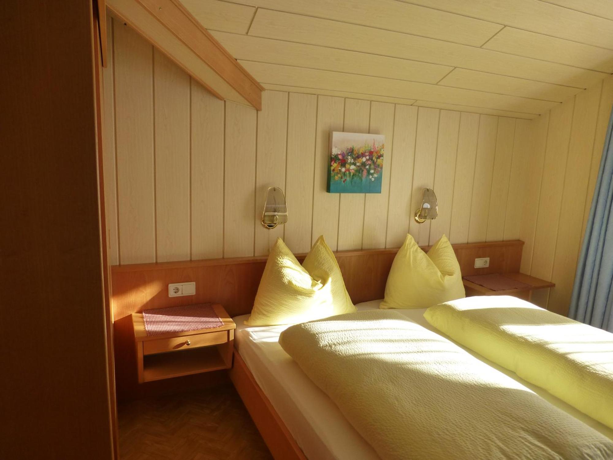 Garni Helfer Bed & Breakfast Dobbiaco Exterior foto