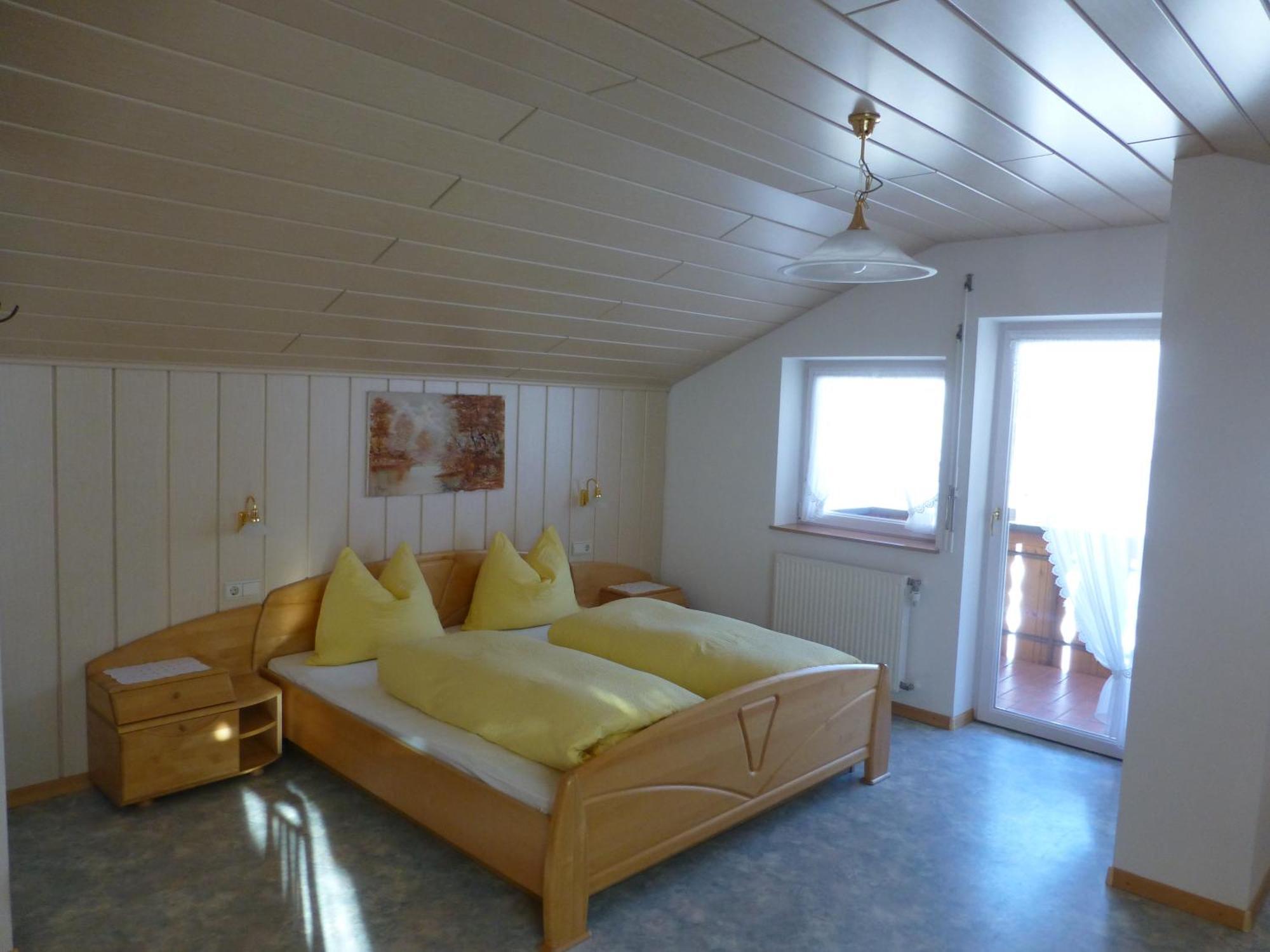 Garni Helfer Bed & Breakfast Dobbiaco Exterior foto