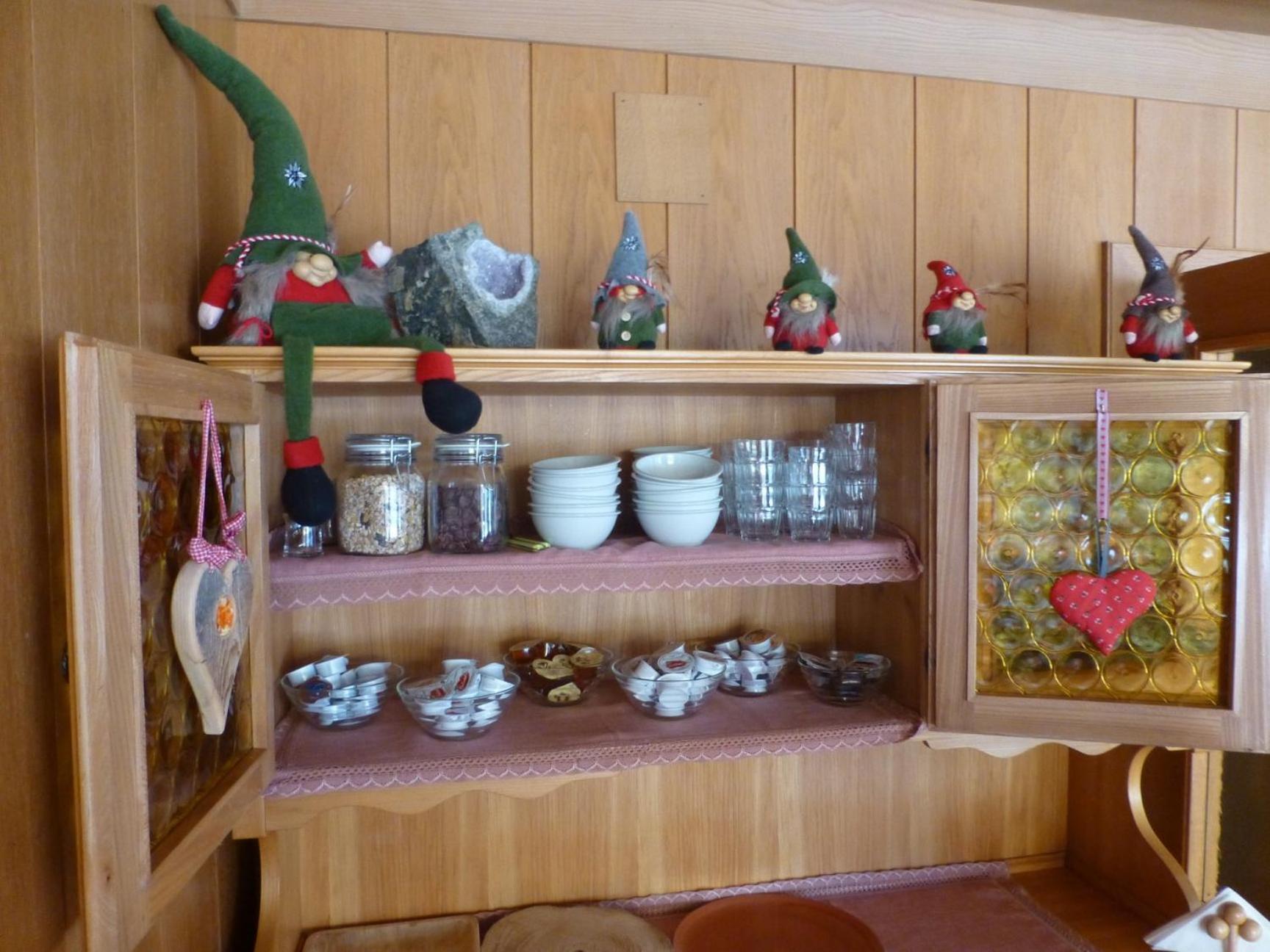 Garni Helfer Bed & Breakfast Dobbiaco Exterior foto